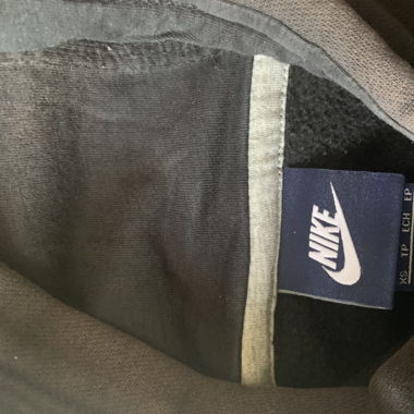 Felpa con cappuccio nera Nike