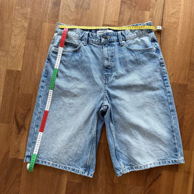 Shorts/Jorts en jean BERSHKA