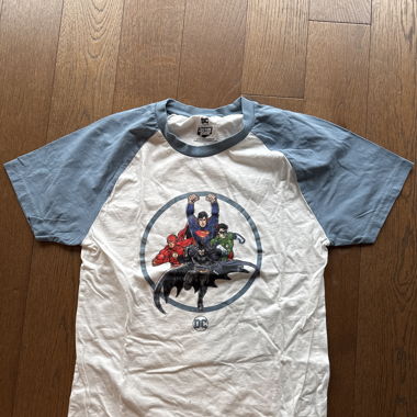 T-shirt DC Justice league size L Never worn 