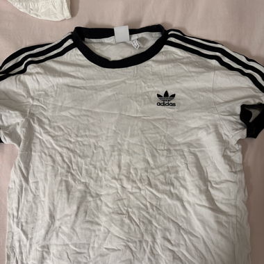 adidas tshirt duo🤍🩷
