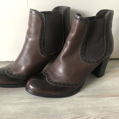 Genuine leather brown boots