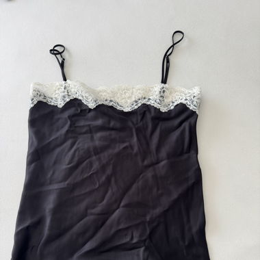 Zara Cami in raso nero con pizzo