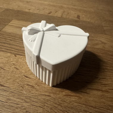 Herzförmige Geschenkbox