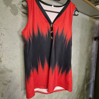 Rot-schwarzes ärmelloses Top