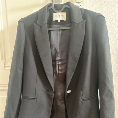 Blazer noir bouton bijoux 