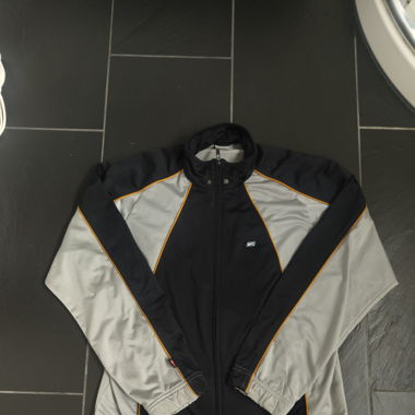 Grau, schwarze Nike Trainerjacke, wie neu