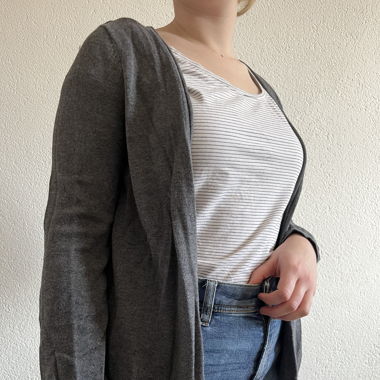 grauer Cardigan