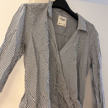Abercrombie & Fitch striped blouse
