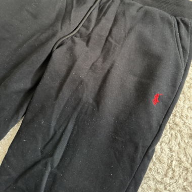 Schwarze Jogginghose mit Logo
