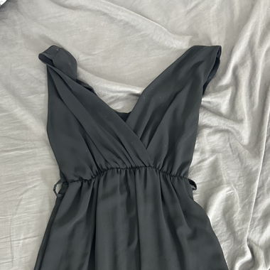 Schwarzes Kleid