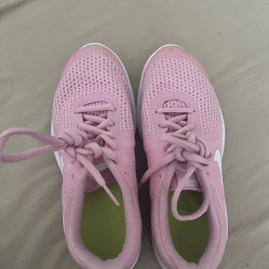 pink nike sport shoes