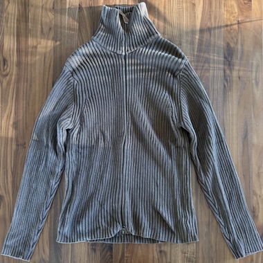 Brown knit ziper