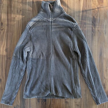 Brown knit ziper
