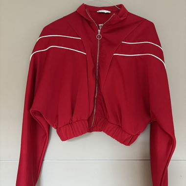 Red short training jacket with zipper