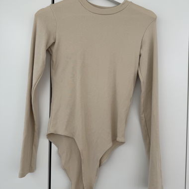 Body beige a maniche lunghe