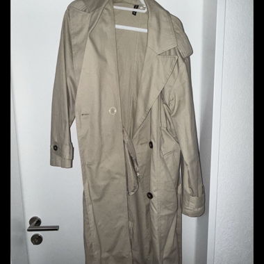 Beiger Trenchcoat