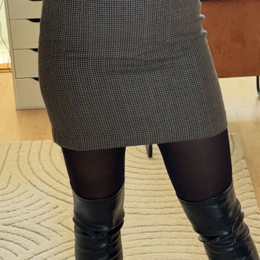 Mini pencil skirt