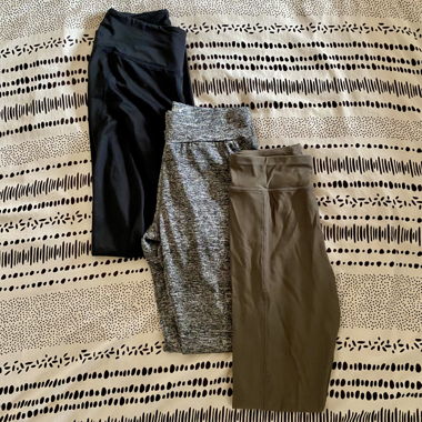 Drei schöne Sportleggings