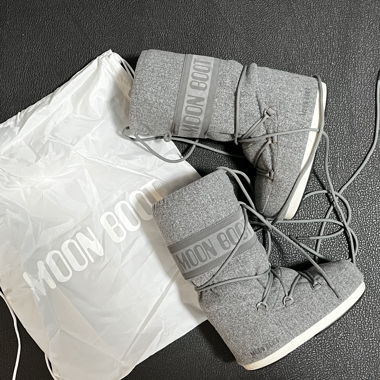 Moon Boots