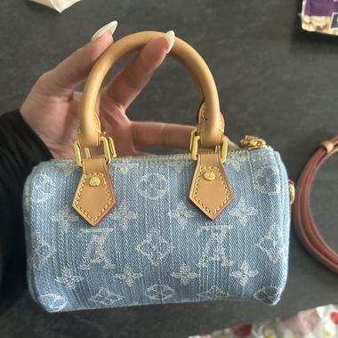 Brandneue Tasche