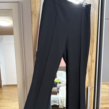 Lange Schwarze Stoffhose