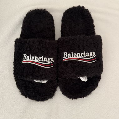 Mules Balenciaga en fourrure