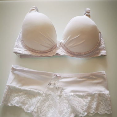 Lingerie 10-07 - Élégance et Confort _ taille M Bl