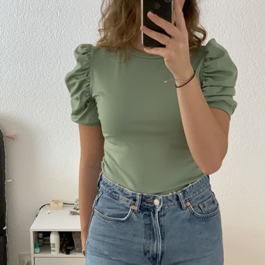 Green t-shirt