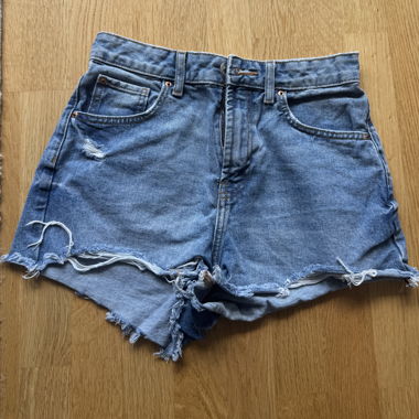 Short in jeans
