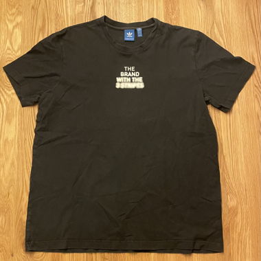 T-shirt Adidas nera