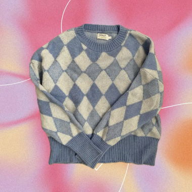 only diamond patterned sweater