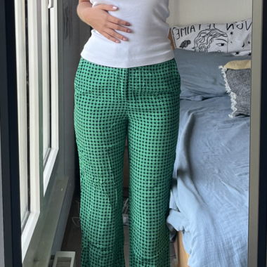 Pantalone verde leggero a fantasia