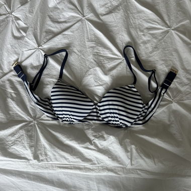 top bikini a righe