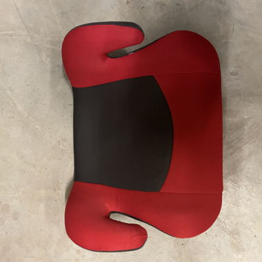 Rehausseur auto enfant rouge et noir