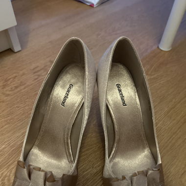golden heels 