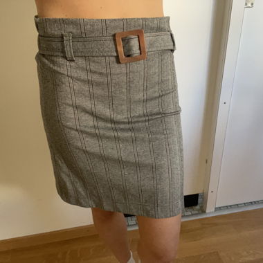 Grey skirt