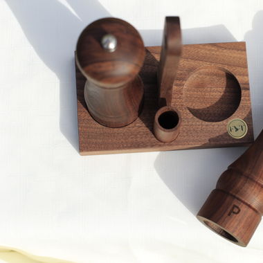 Die manuelle Salz und Pfeffermühle aus Walnussholz