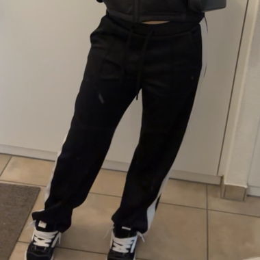 Pantaloni Jogging Bershka neri