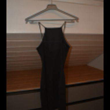 Anliegendes Kleid