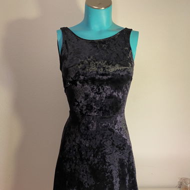 Schönes schwarzes Samtkleid Grösse 36