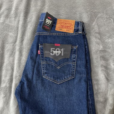 Short Levi’s 501 en jean brut – Taille W32, Neuf