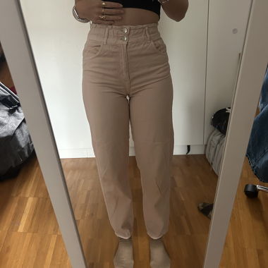 Pantalone rosa chiaro