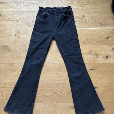Black High-Waist Jeans