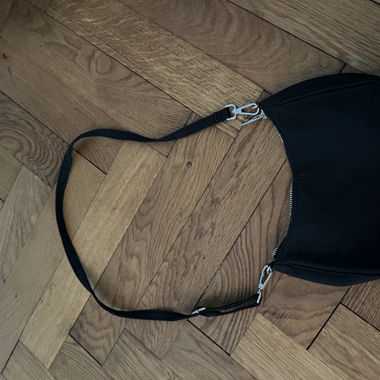 Schwarze Handtasche