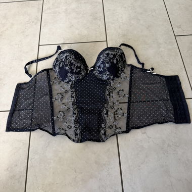 Dunkles Spitzen-Corsage-Top