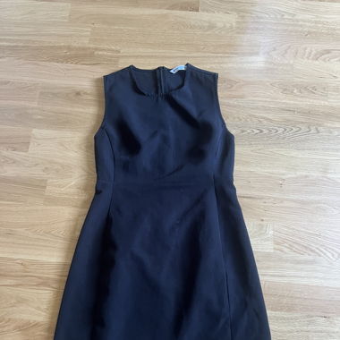 Robe noir jolie taille 