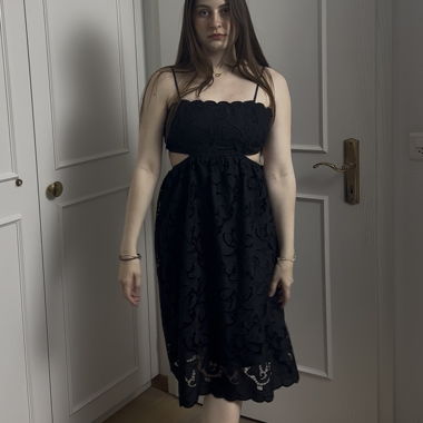 Robe noire en dentelle