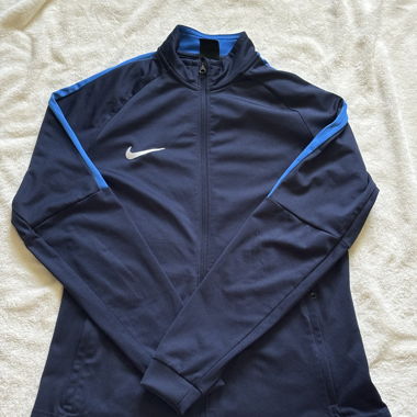 Nike Jäckli
