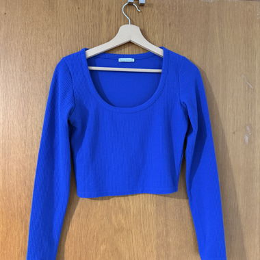 Top a maniche lunghe blu Bershka