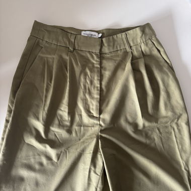 Green flowy trousers